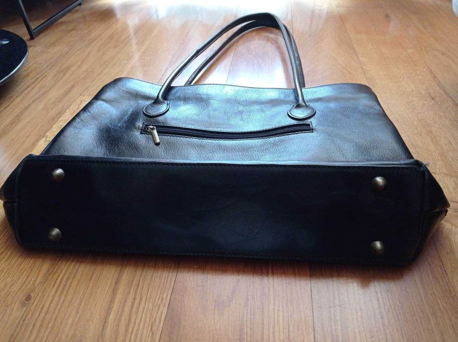 Черна дамска чанта от еко кожа