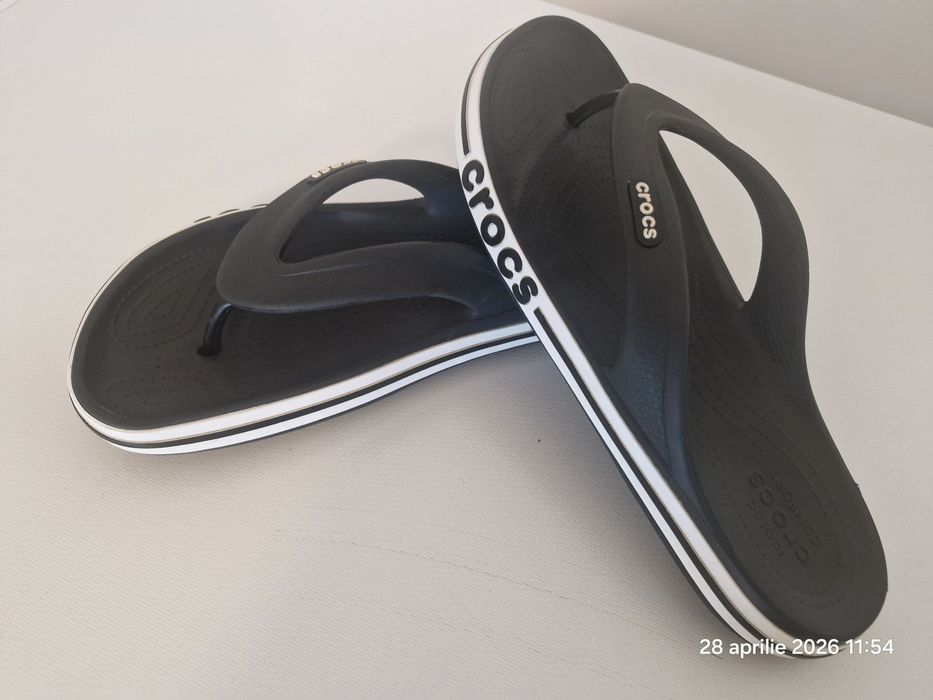 Crocs slapi 42 flip flops