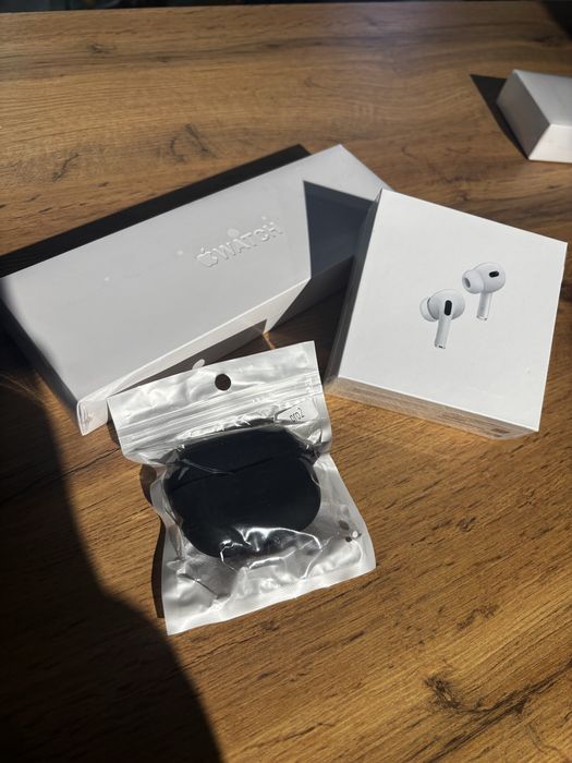 Apple Watch 11 + AirPods Pro 2