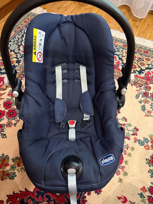 Vând Scoică Chicco prindere ISOFIX