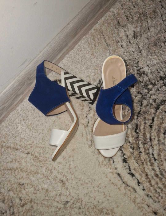 Sandale cu toc gros marime 37