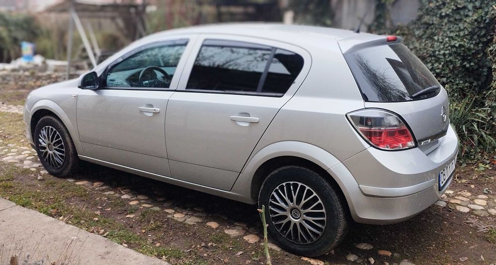Opel Astra H din 2013 - Impecabil
