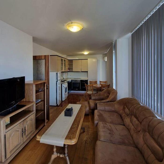 Дава се под наем Двустаен апартамент в Пловдив, Център - 50 кв.м за 357 € - Снимка #1