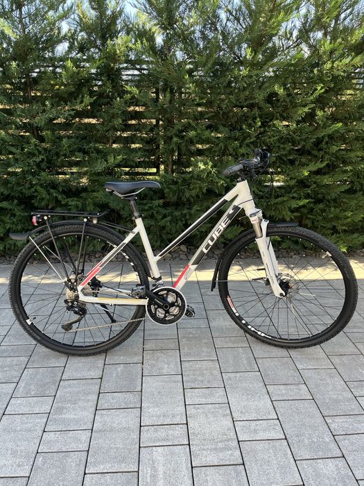 Bicicelta Cube, roti 28