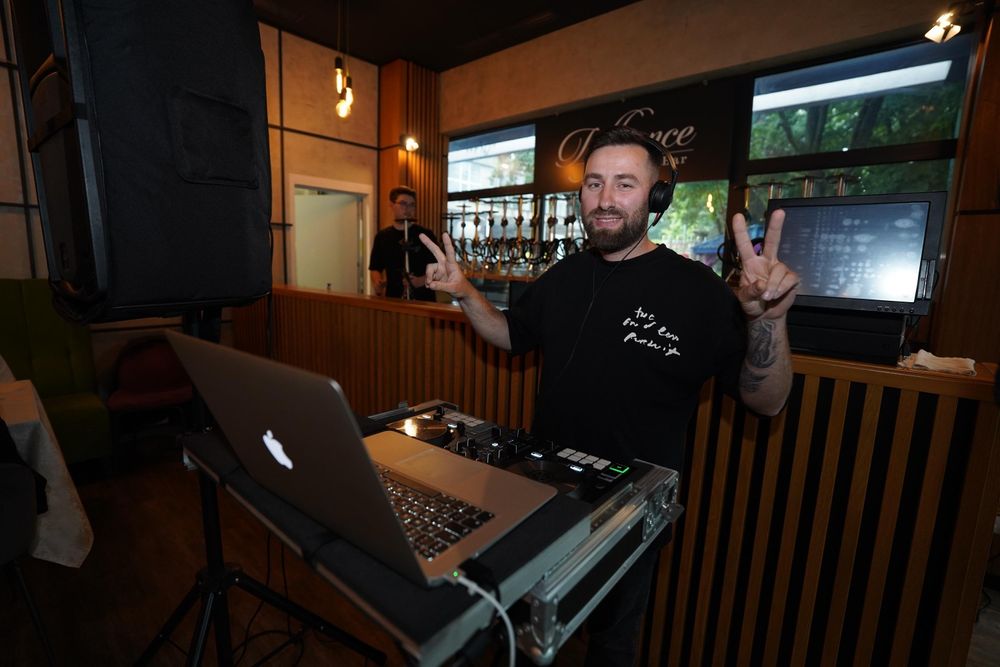 Dj Evenimente Cununie Botez Nunta Corporate  Sonorizare Lumini