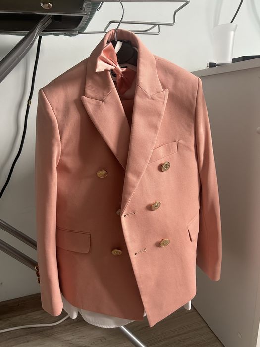 Costum baietel purtat o singura data  8-9 ani