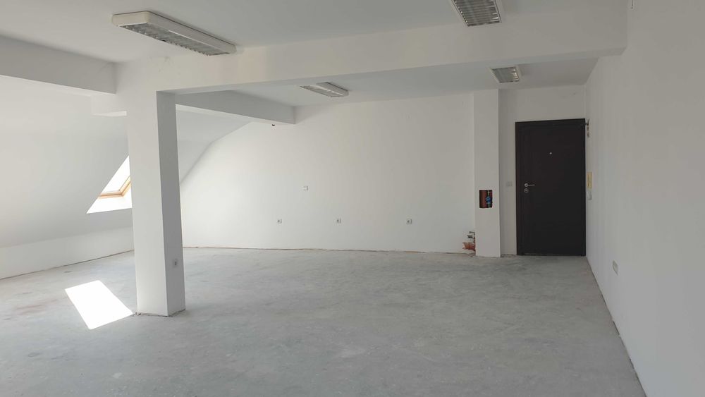 Продава се Офис в Карлово - 83 кв.м за 718 €/кв.м - Снимка #5