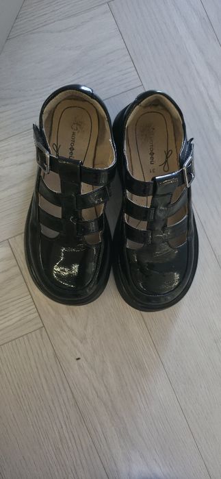 Школьные туфли для девочки