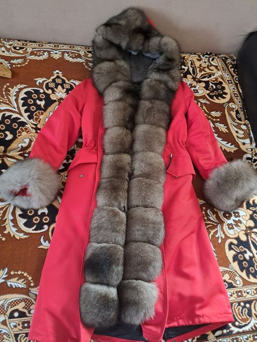 Продам парку в идеальном состоянии