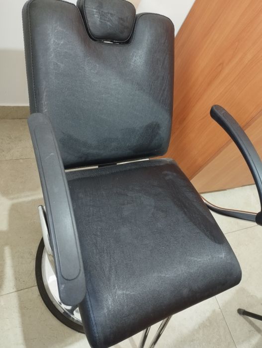 Продам кресло парикмахера