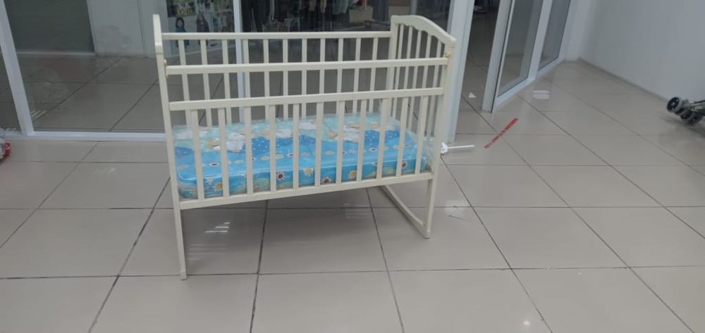 Продаётся новые кроватки