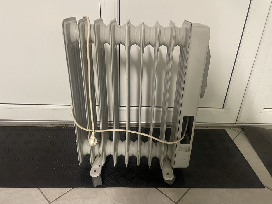 Radiator eletric pe ulei cu 8 elementi