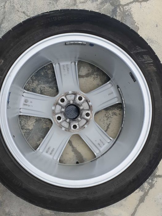 4 броя летни гуми Континентал 235/45/17