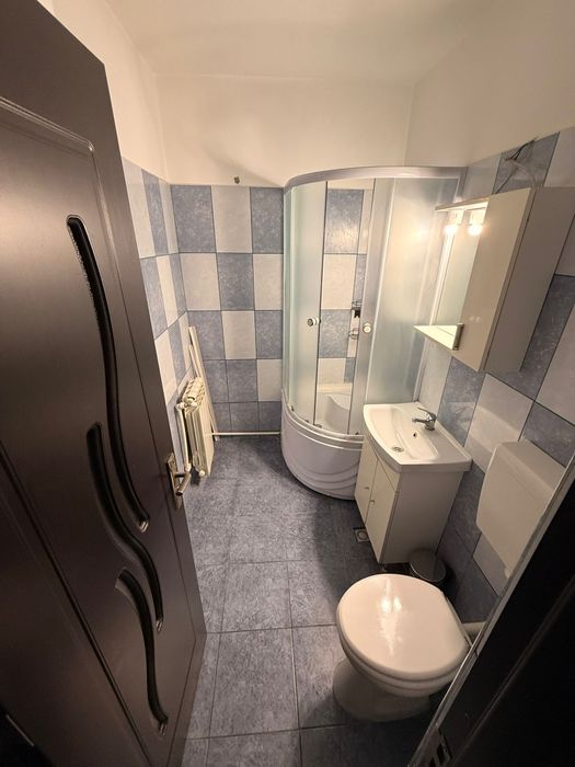 Închiriez apartament