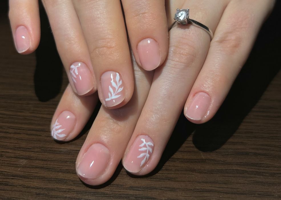 Manichiura semi si gel