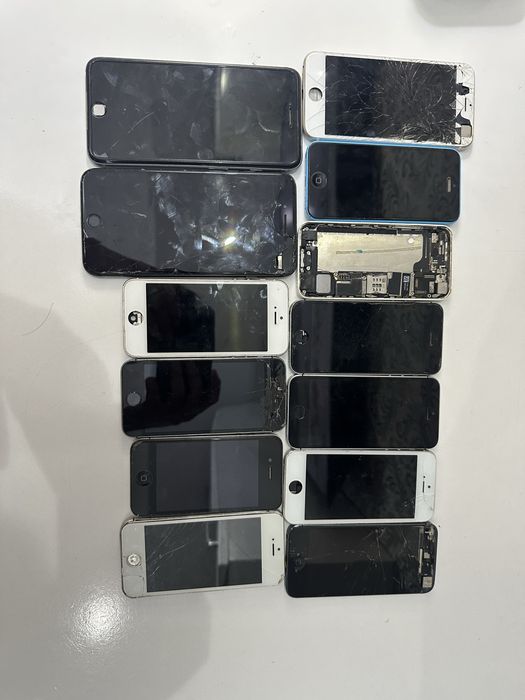 Продам 13 штук iPhone на запчасти