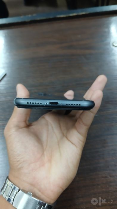 Iphone 11 sotiladi