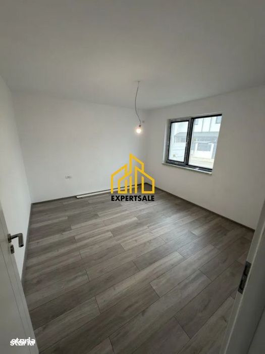 Casa Domnesti/  5 Camere/ 400 Mp Teren/Utilitati