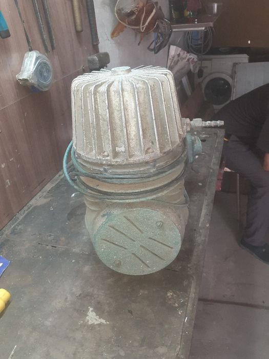Продам   компресор