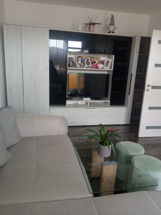 Vand apartament cu 2 camere