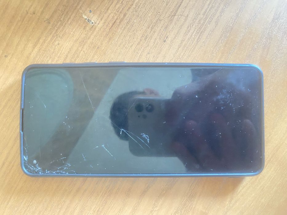 Телефон сатылады Самсунг а21s состаяние жаксы минусы тек дисплей