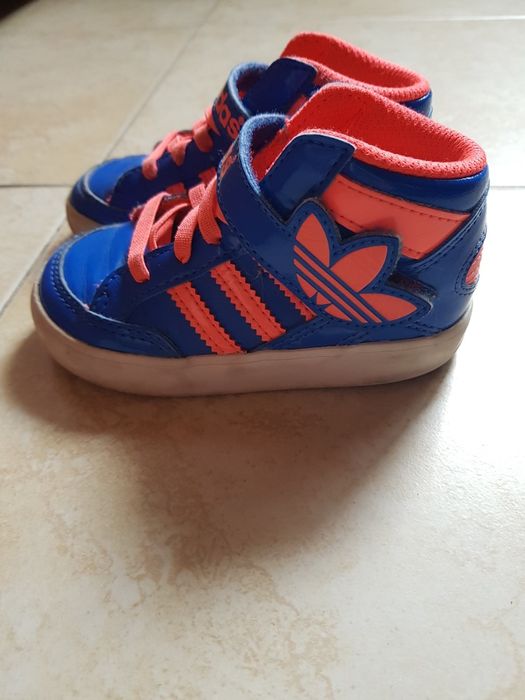 Високи кецове Адидас