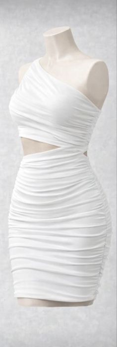 Нова къса бяла рокля с едно рамо – двойно подплатена, по тялото