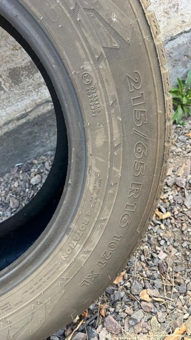 Продам зимние шины с шипами