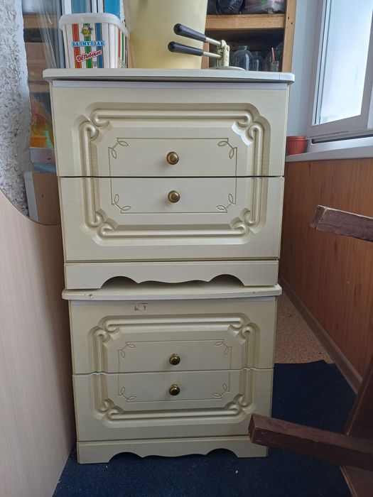 Продам две тумбочки