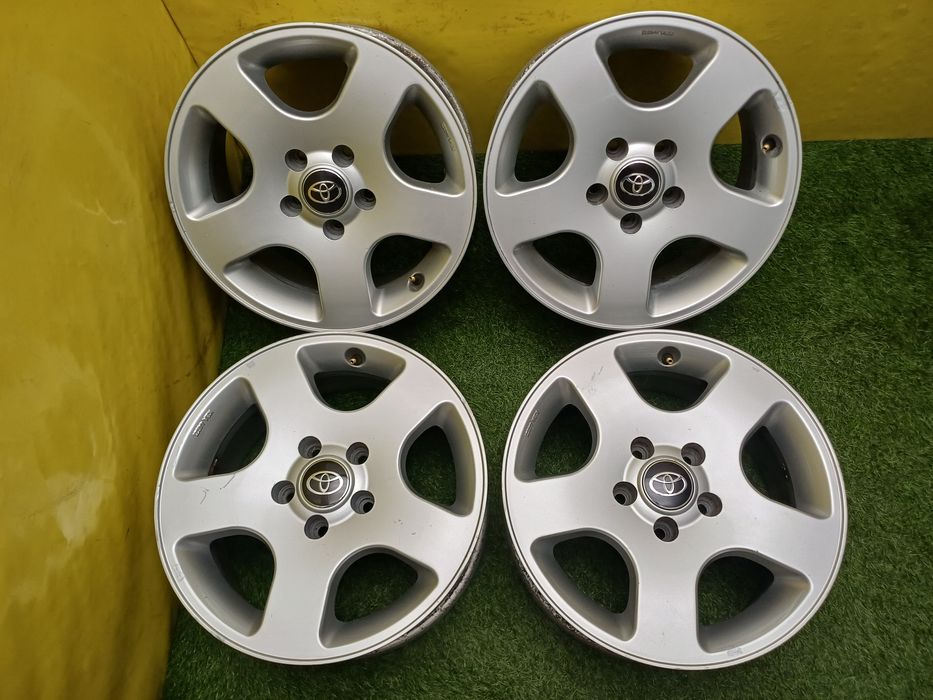 Диски R16 5x114.3 на Toyota и другие.