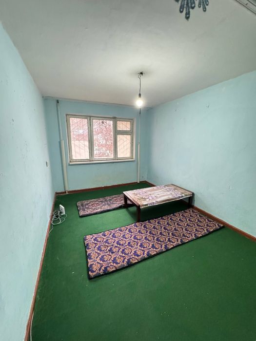 Срочно Продаеться 1-ком квартира городе Чирчике районе Троицк центр