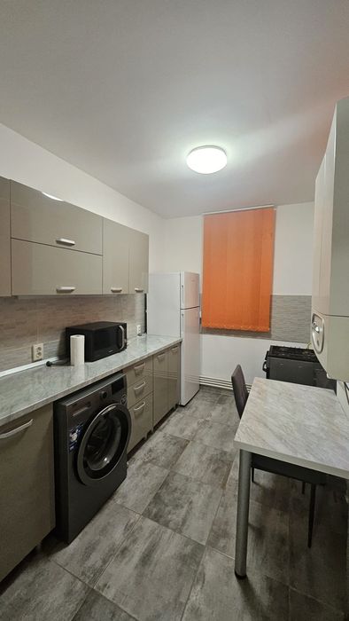 Inchiriez apartament 2 camere