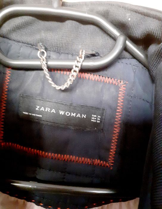 Продавам дамско яке, модел ZARA
