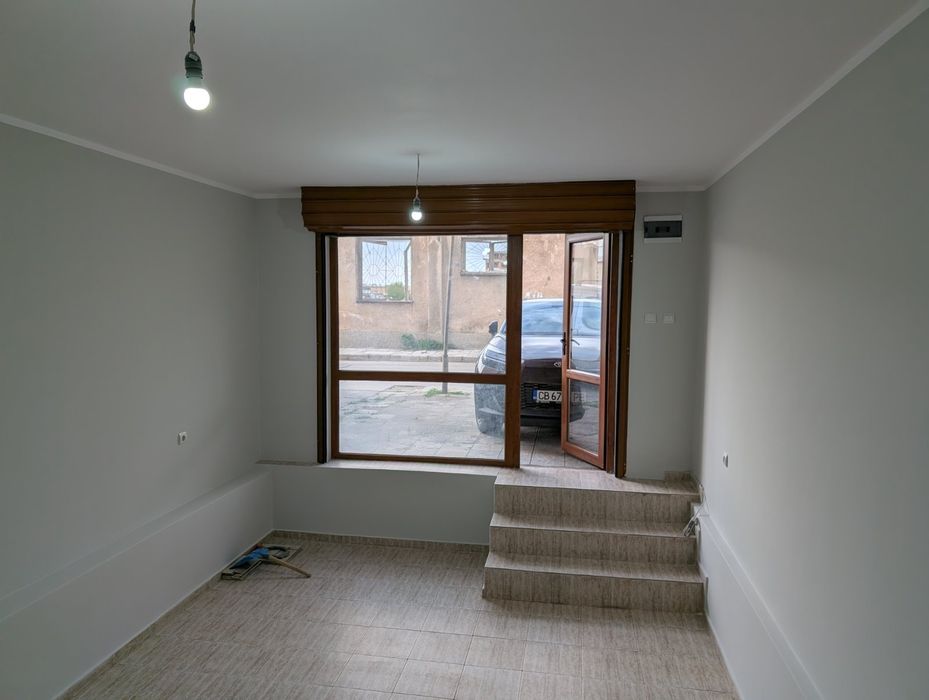 Дава се под наем  в Асеновград - 28 кв.м за 199.41 € - Снимка #2