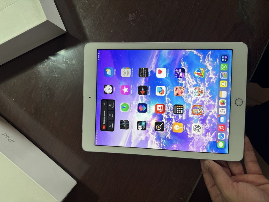 Ipad продам планшет 32гб (6th Generation) Wi-Fi + Cellular