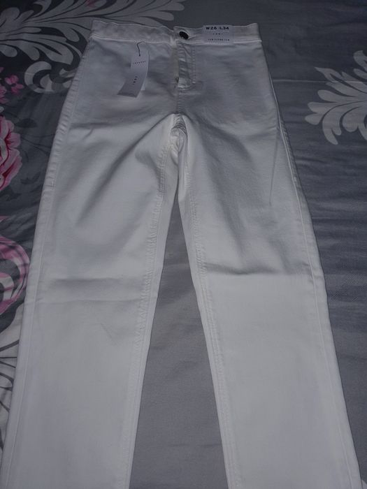 Pantaloni albi dama