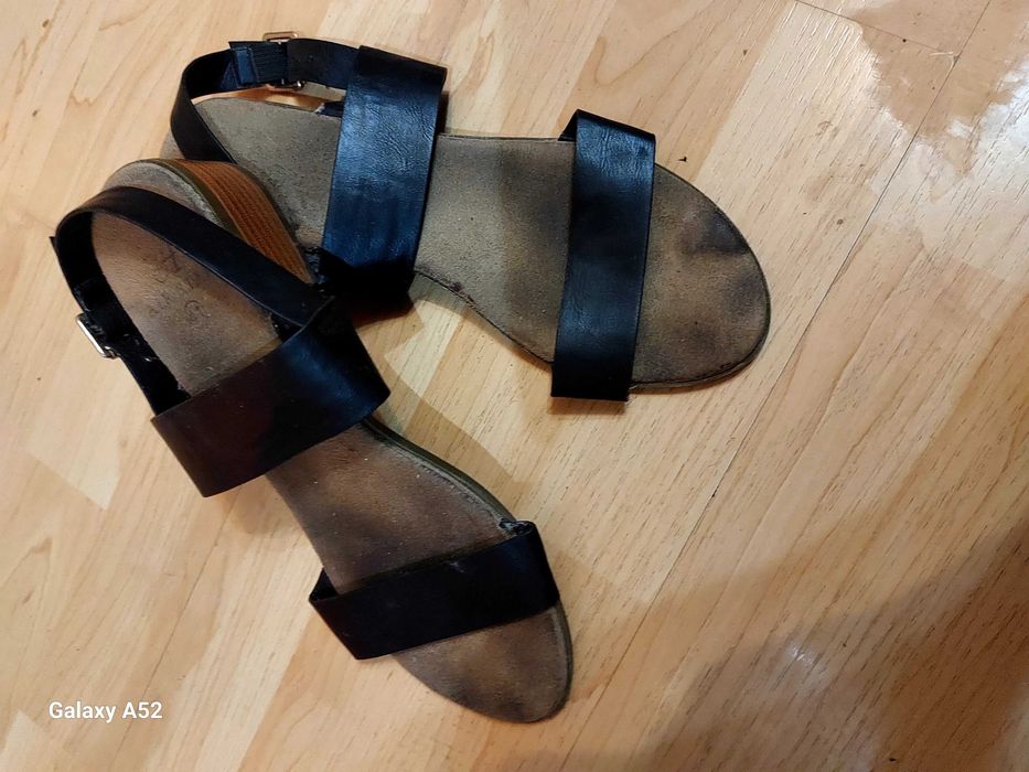 Продавам нови дамски сандали ,обувки и ботуши големи номера