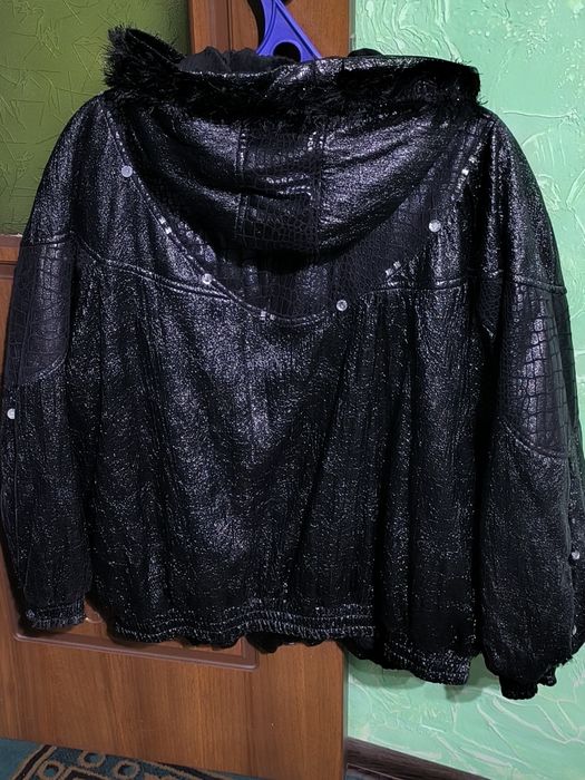 Куртка женская .