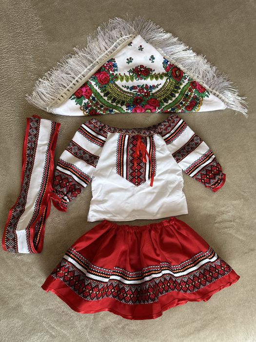 Costum traditional romanesc