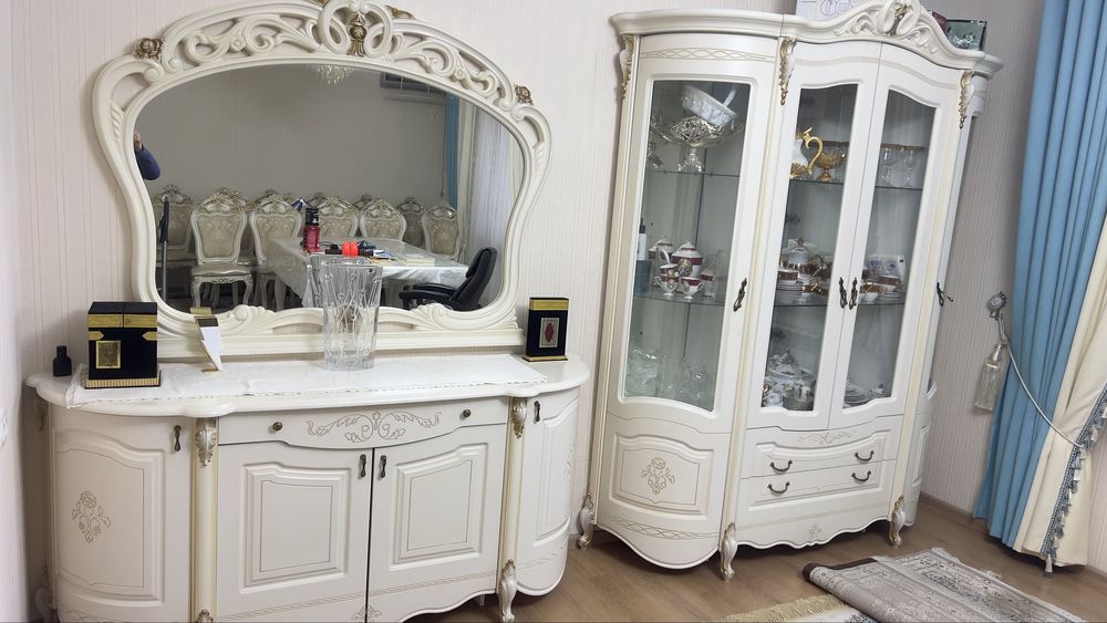 Шкаф горка и зеркало с подставкой