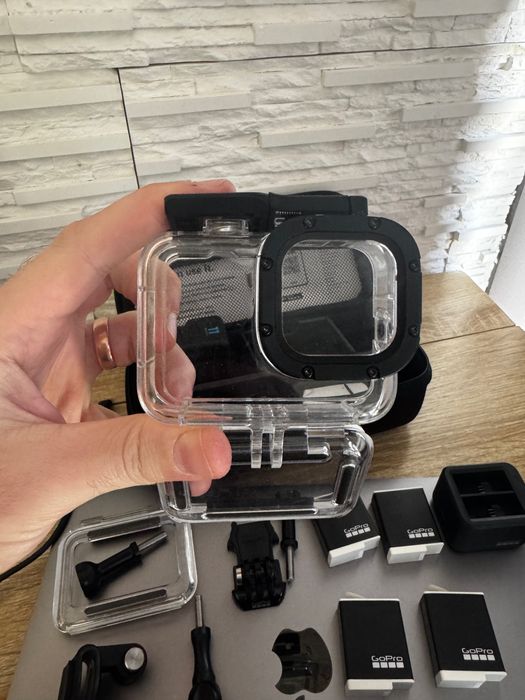 Vand GoPro Hero 11 Black + kit + 4 baterii 100%