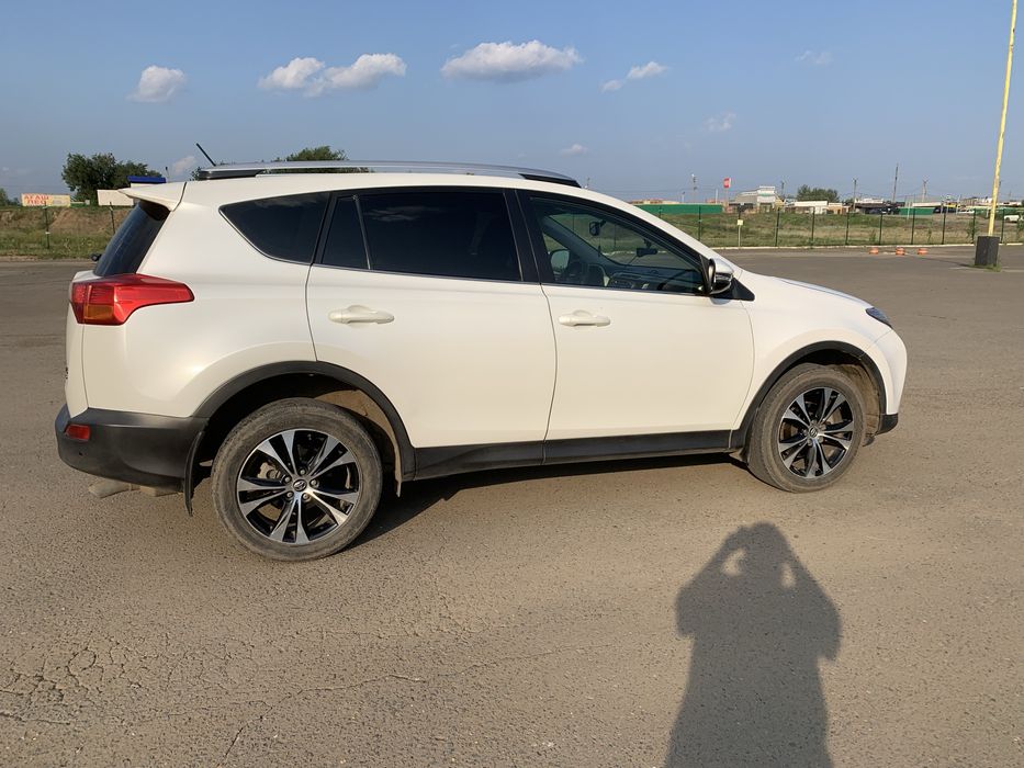Продается  TOYOTA  RAV4