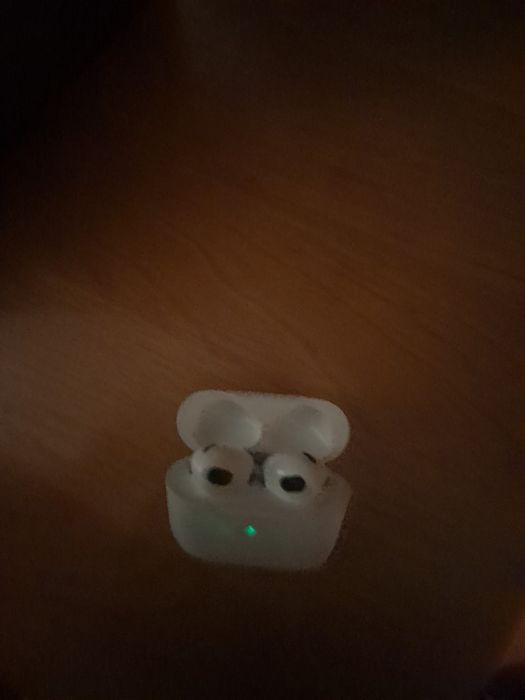 Продаю наушники apple 15 000