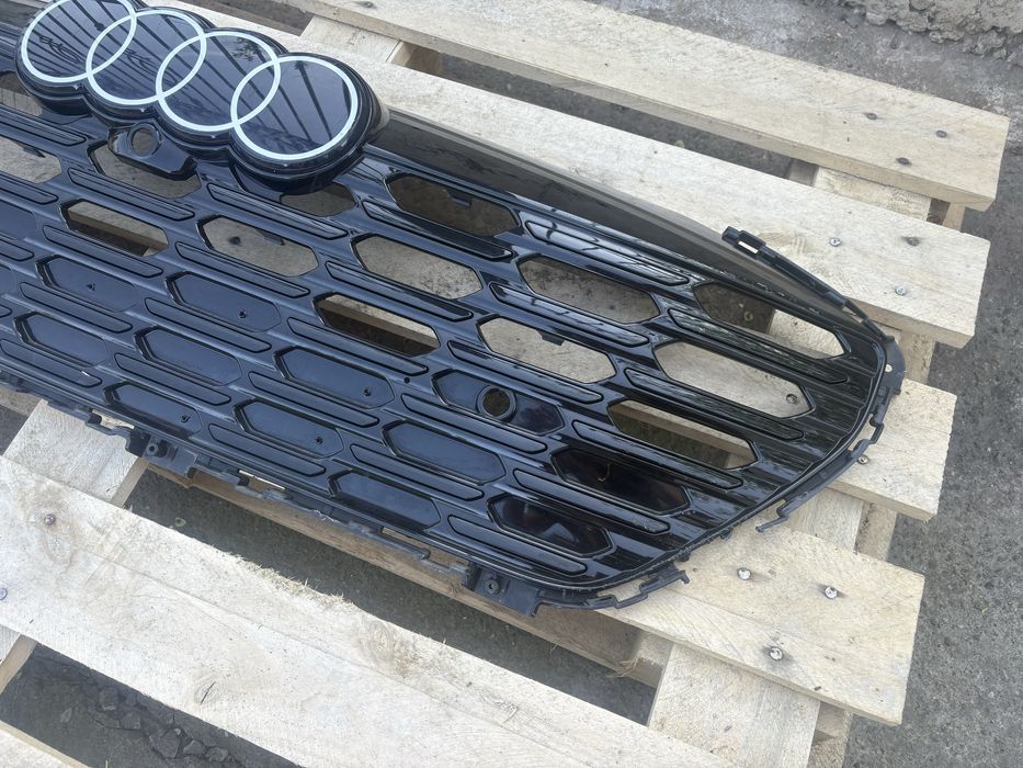 Централна решетка за Ауди Е- трон / Audi E - tron Grille
