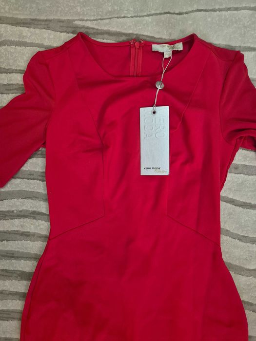 Нова червена рокля Vero moda