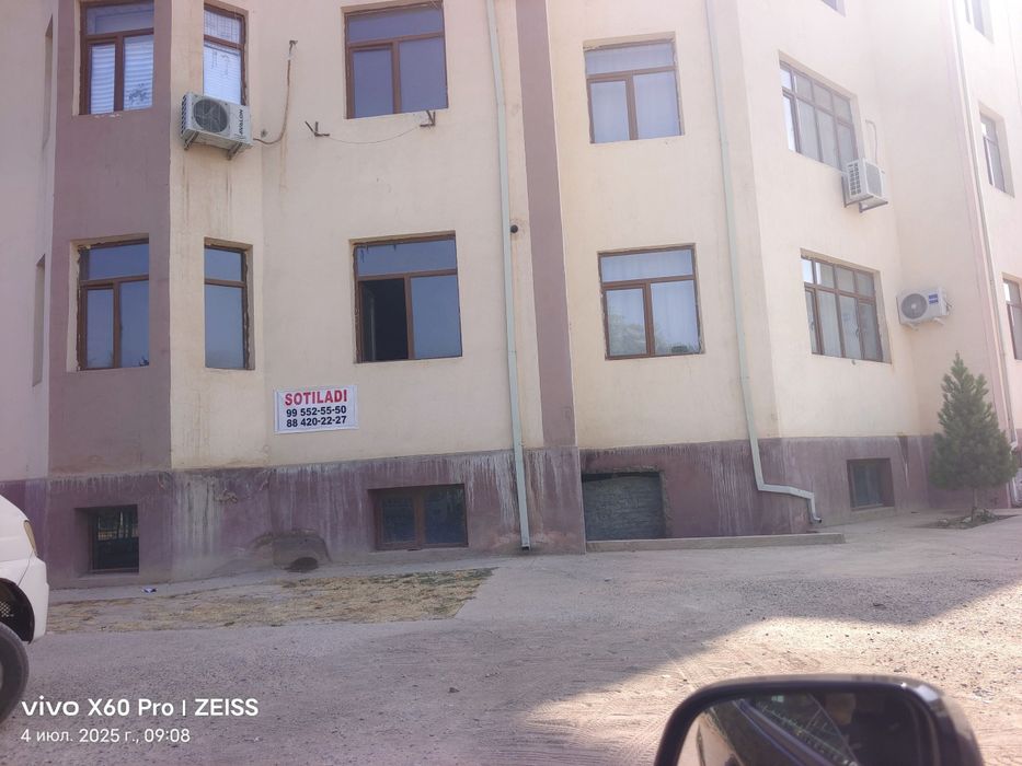 Dom yarim padval joy sotiladi