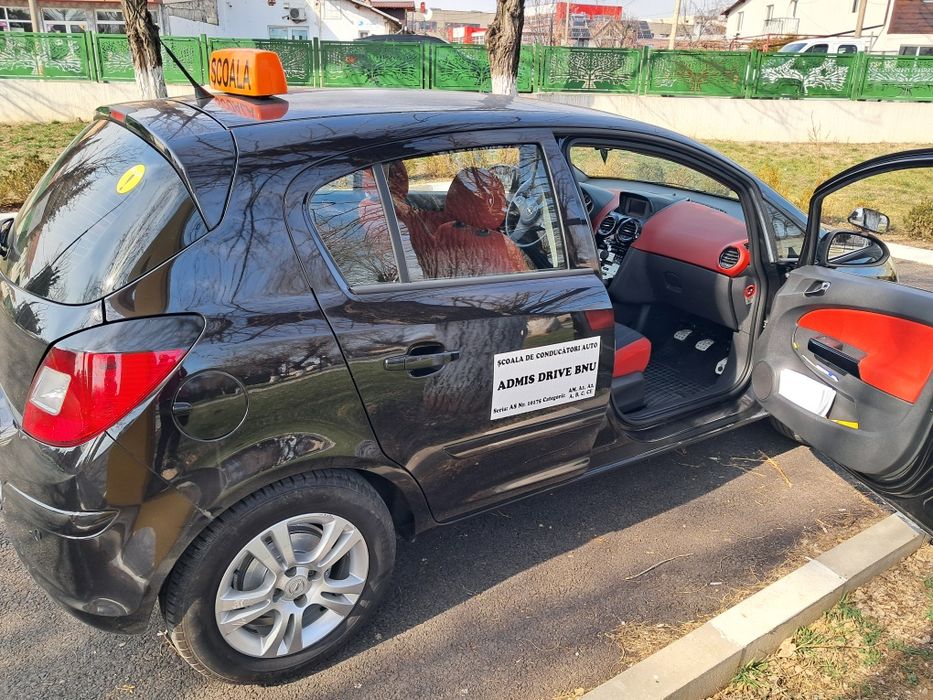 Instructor auto Scoala de șoferi Câmpina Prahova
