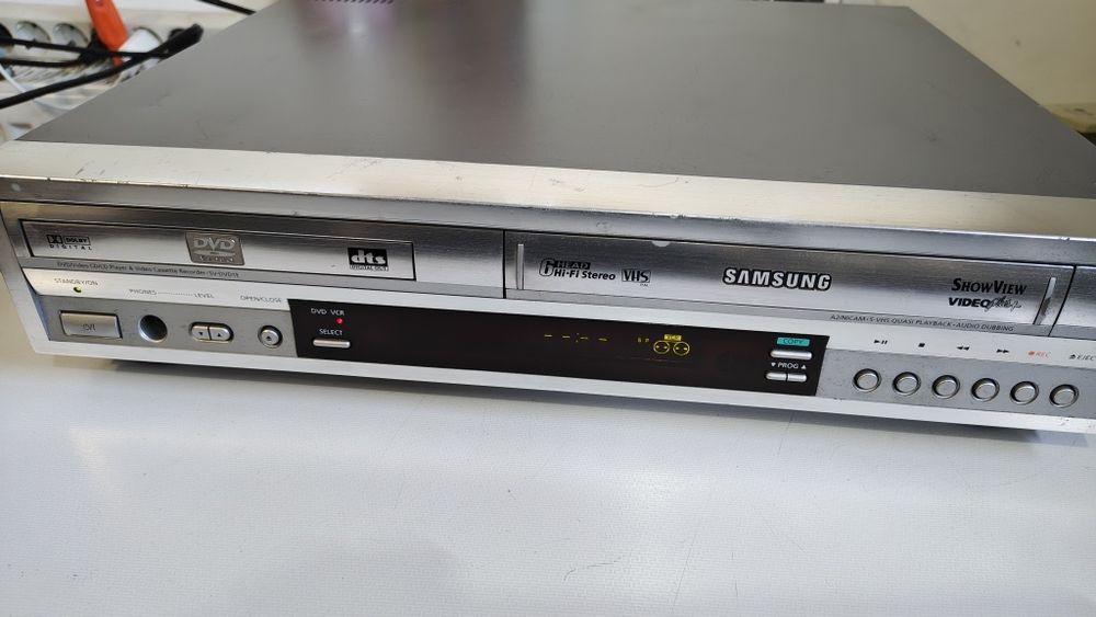 Video combo Samsung model SV DVD1E