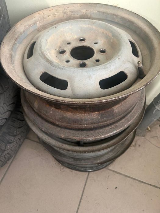 Продам 7 дисков и 3 шины б/у