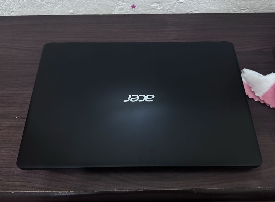 Acer Extensa 215-52 / Core i5 / 8 ГБ / SSD 512 ГБ